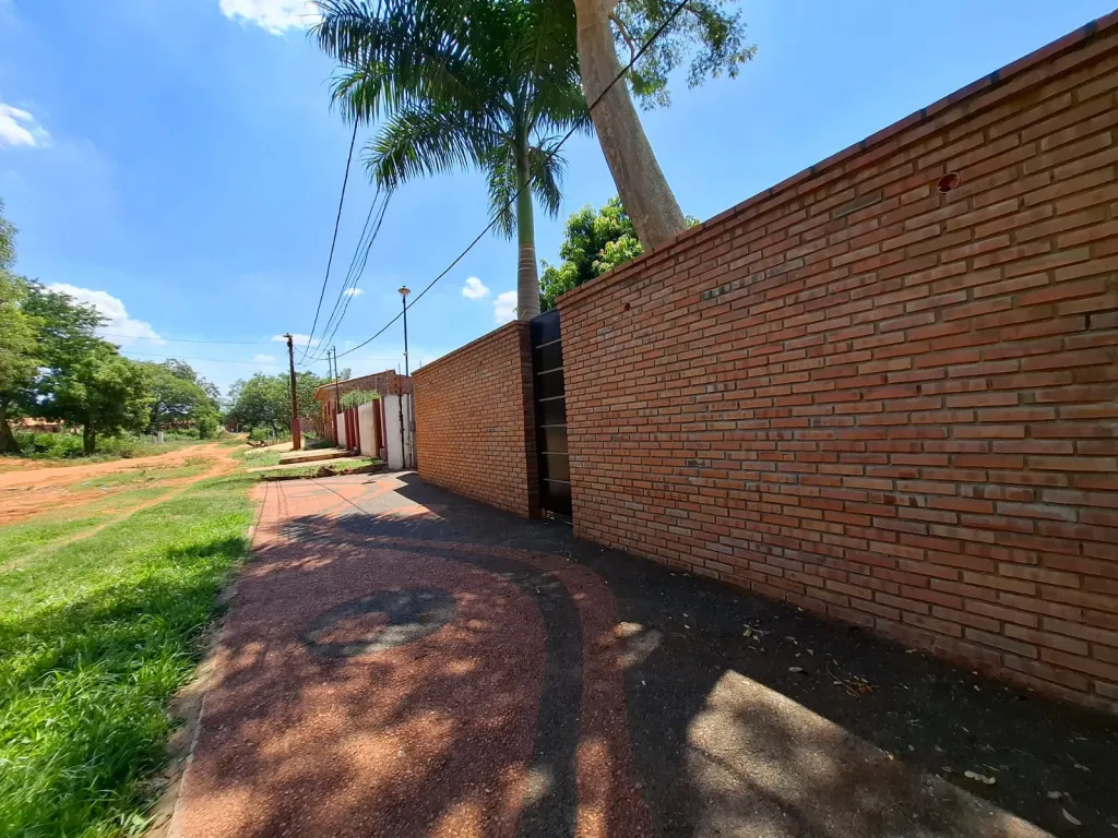 Amplia Casa en Costa Sosa, Luque a cuadras de la Residentas — photo 2