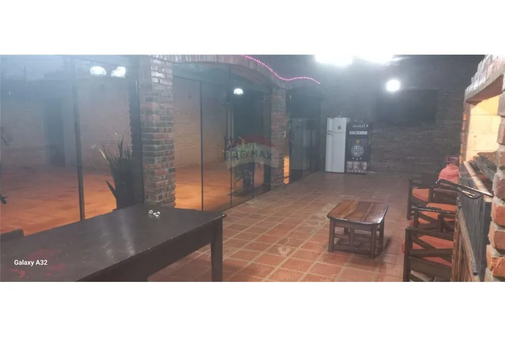 PROPIEDAD CON RENTA EN LUQUE — foto 2