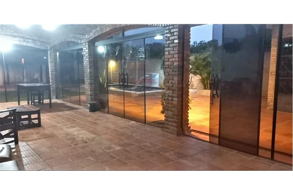 PROPIEDAD CON RENTA EN LUQUE — foto 3