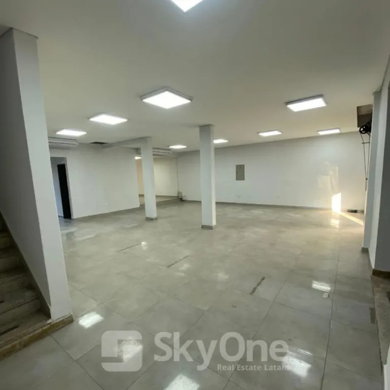 SALON COMERCIAL EN ALQUILER - BARRIO SAJONIA — foto 3