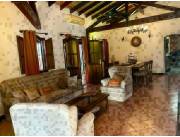 EN VENTA HERMOSA CASA ESTILO COLONIAL RÚSTICA ZONA 3 BOCAS FERNANDO ZONA SUR