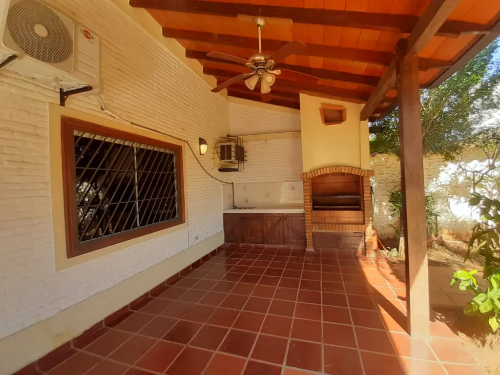 VENDO - Casa en Loma Pyta, zona Las Golondrinas — Foto 3