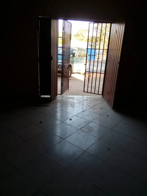 SE VENDE TERRENO 456 mtr2!! + 2 LOCALES SOBRE AVENIDA CENTRICA!! — foto 2