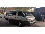 Minibus Hyundai Grace 2003