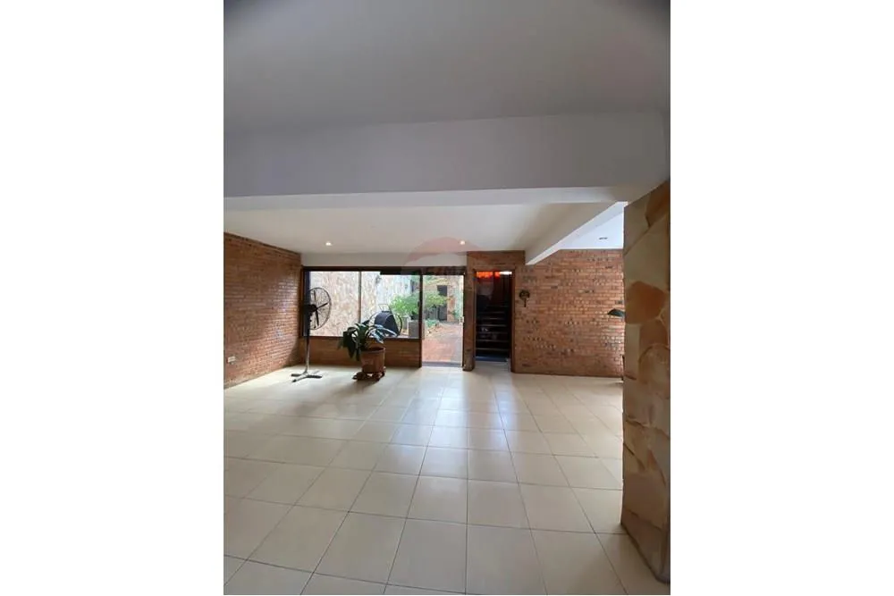 CASA EN VENTA, BARRIO LOS LAURELES — Foto 2