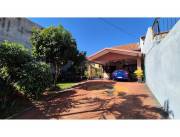 VENDO CASA CON PISCINA EN BARRIO SAN PABLO