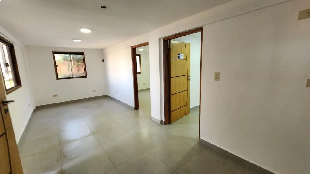 VENDO LIMPIO, TERRENO 2.142 m2 CON TINGLADO 500 m2, CON OFIC. — foto 2