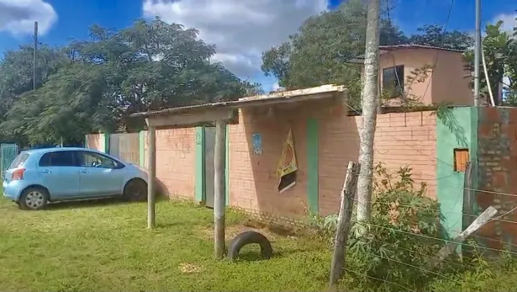 OFERTO AMPLIO TERRENO CON CASA EN BENJAMIN ACEVAL — foto 3