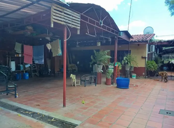 Vendo casa con salon comercial cod 5210 — foto 2