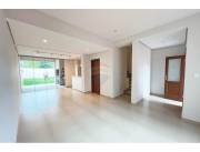 Casa - Venta - Paraguay Central Lambaré VENDO DUPLEX A ESTRENAR SOBRE AVDA DEL YACHT 139,