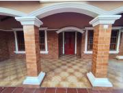 EN VENTA AMPLIA CASA EN REDUCTO SAN LORENZO