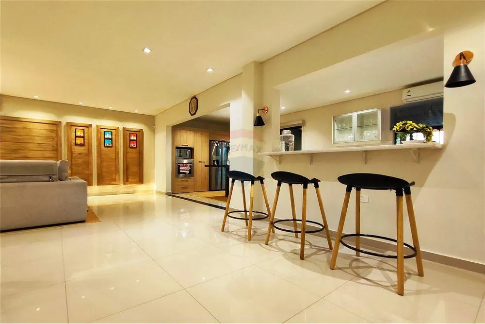 Hermosa casa con terraza en Barrio Kennedy - Lambare — foto 3