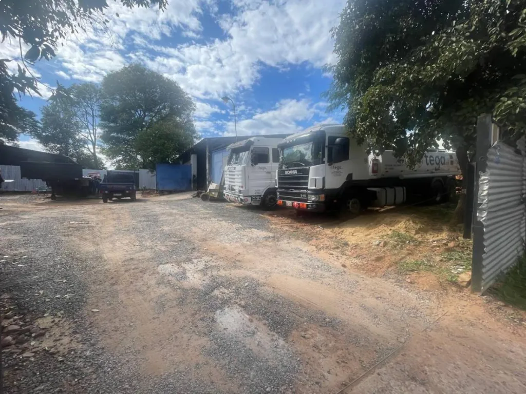 VENDO COMPLEJO DE TINGLADOS CON OFICINAS 1440 m2_USD 170.000. — foto 3