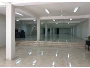 ALQUILO SALON EN EL CENTRO DE LUQUE COD 3101