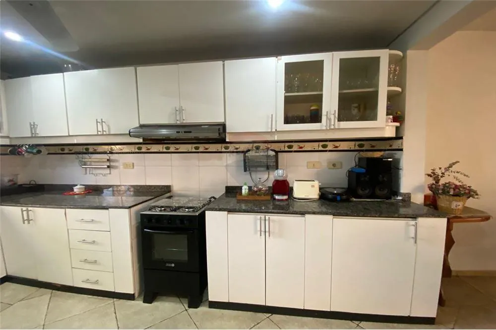 RESIDENCIA EN LAMBARE TOTALMENTE AMOBLADA — foto 2