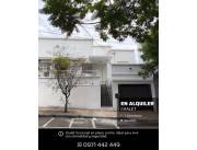 CHALET DE 2 DMTS. EN EL CENTRO DE ASUNCIÓN – ¡Ubicación privilegiada!