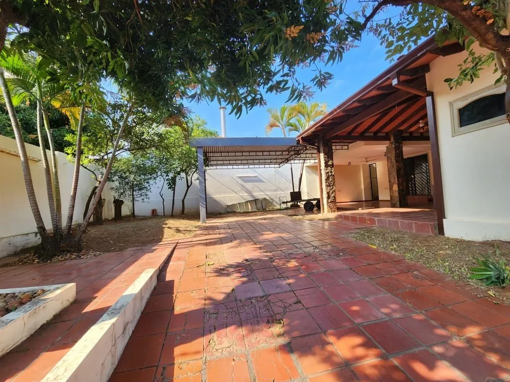 Casa en venta zona 4to barrio Luque — foto 2