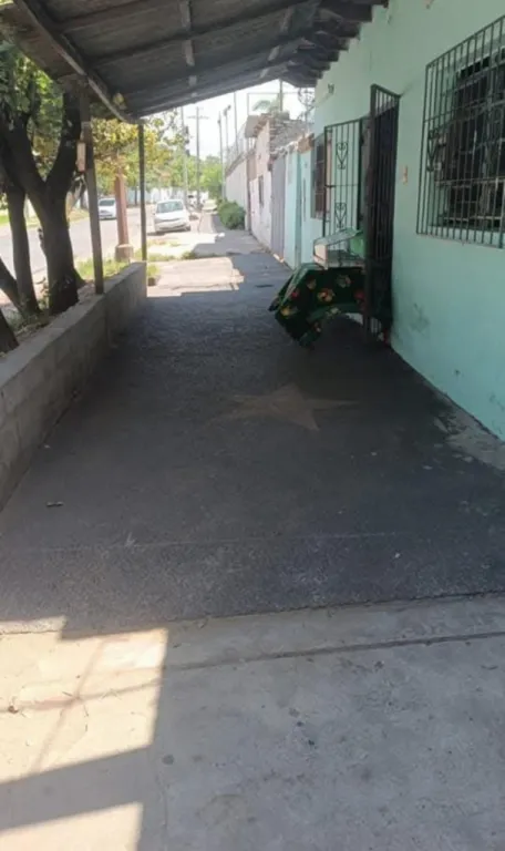 EN VENTA CASA ZONA CAMPUS UCA - ASUNCIÓN. — foto 2
