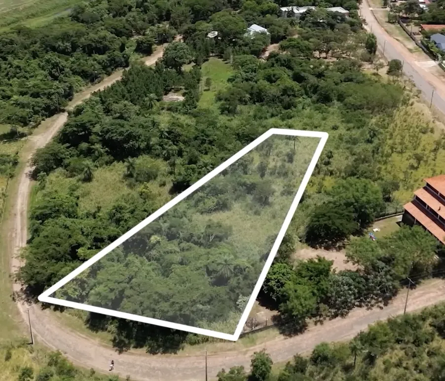 EN VENTA - Terreno en Barrio Cerrado Surubii — foto 3