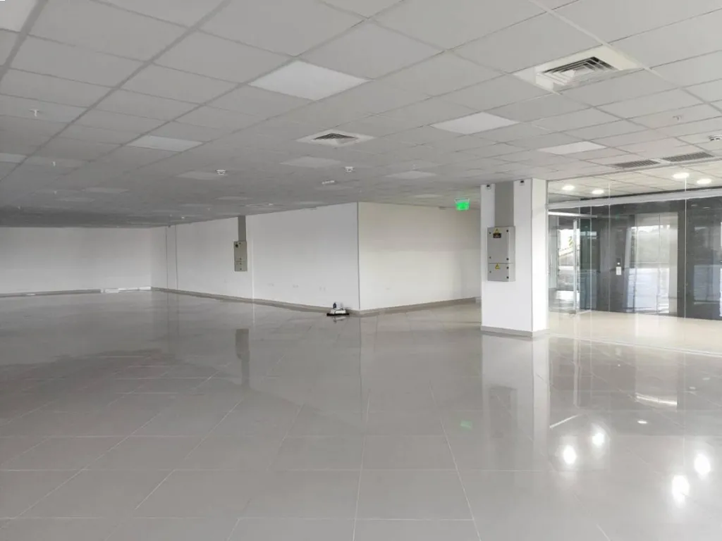 ALQUILO OFICINA CORPORATIVA- VILLA MORRA ID 37018 — foto 3