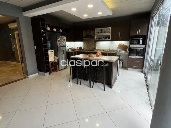 ALQUILO HERMOSO DUPLEX EN BARRIO TEMBETARY — foto 2