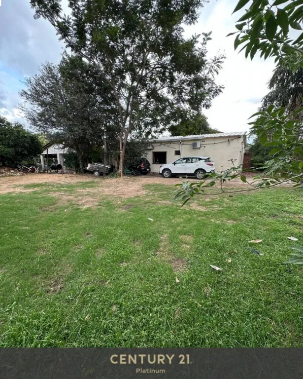 VENDO DOS TERRENOS SOBRE LA CALLE CAPITAN PRUDENTE CASI ACAHAY — foto 2