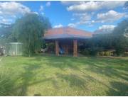 SURUBI-Í: 1.321 M2, CONFORTABLE RESIDENCIA TIPO COUNTRY, 3 DORMIT, AMPLIOS AMBIENTES, JARD