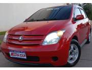 VENDO TOYOTA IST 2004 MOTOR 1.3 4X2 AIRE FULL INTERIOR NEGRO RADIO PANTALLA LLANTAS DEPORT