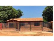 Alquilo Casa de 3 dormitorios con amplio patio en barrio Laurelty de Luque zona INVERFIN