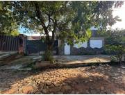 EN VENTA ! TERRENO CON DEPOSITO Y CASA EN LAMBARÉ -ZONA SUPERMERCADO PUEBLO