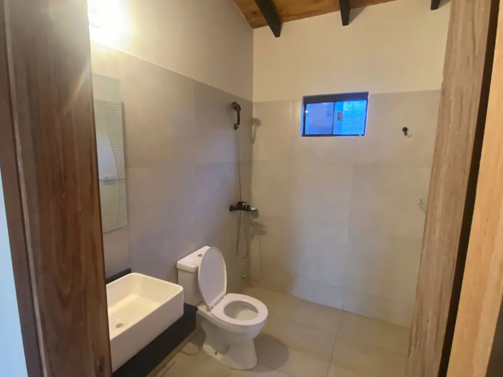 CASA A ESTRENAR EN LUQUE MORA CUE — foto 3