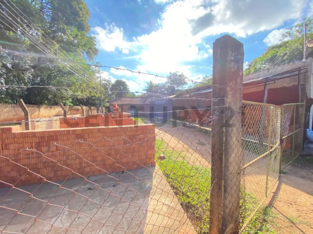 Vendo terreno en esquina sobre calle asfaltada en Tercer barrio de Luque Sargento Joaquín — photo 2