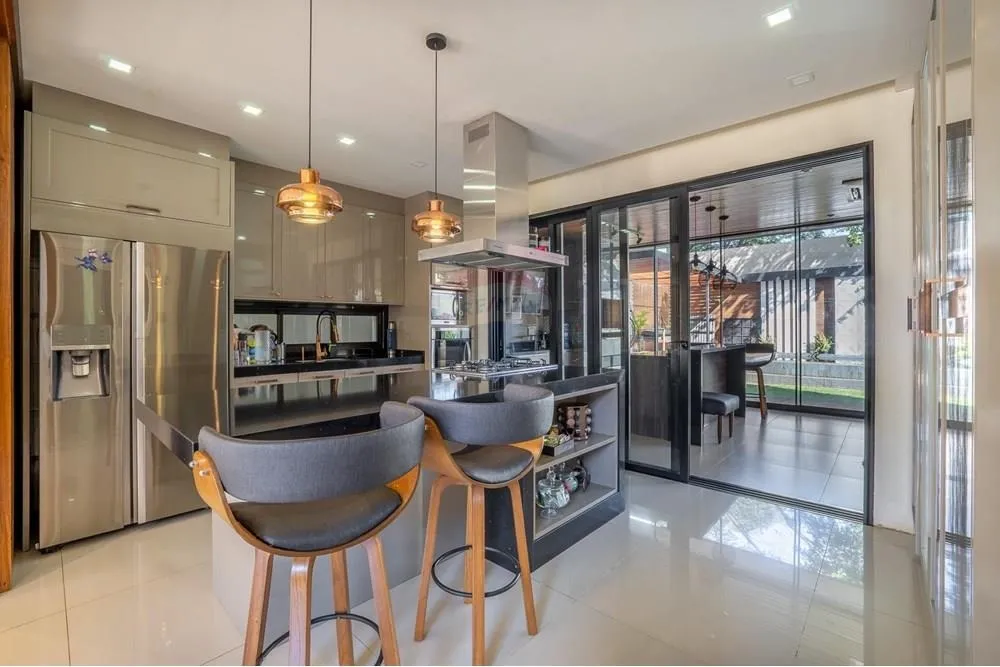 VENDO CASA LUJOSA ZONA PINEDO SHOPPING — photo 3