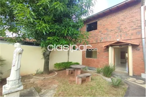 Hermoso Dúplex con Piscina en Venta — photo 2