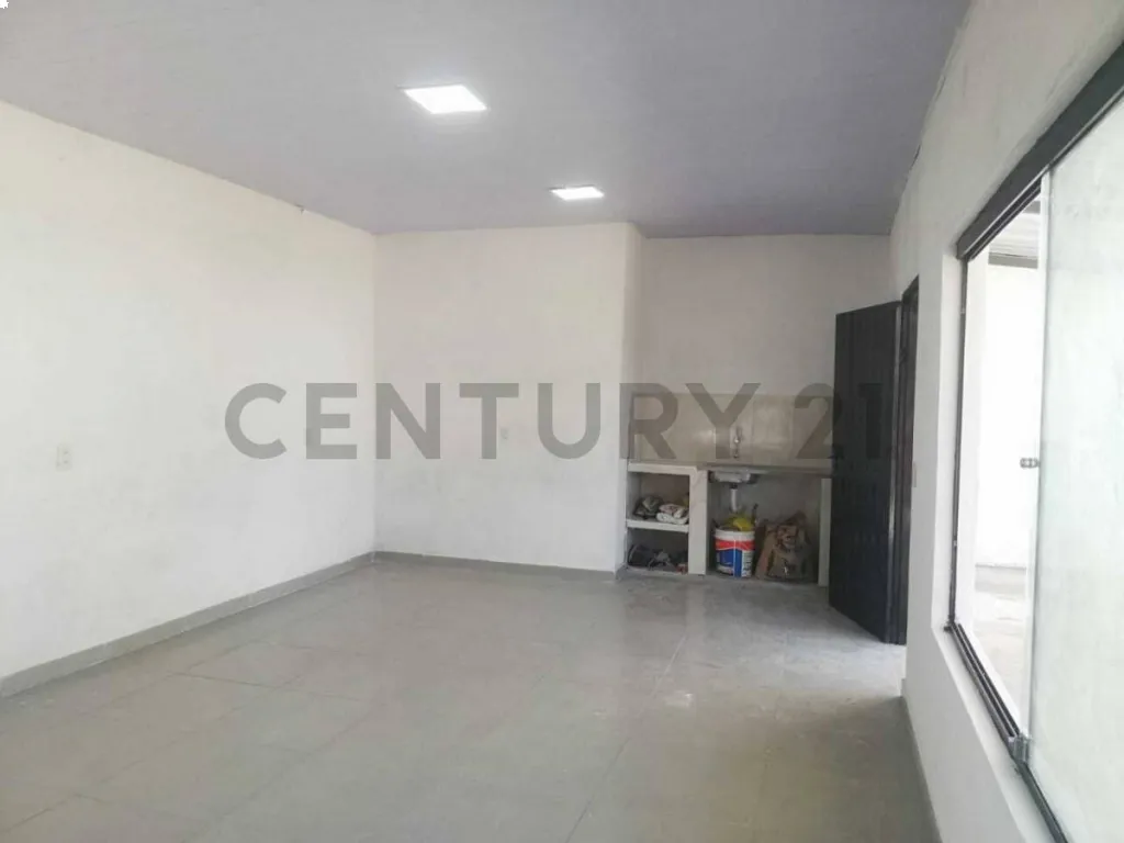 ALQUILO TERRENO CON OFICINA Y KITCHENETTE Avda. Madame Lynch c 8 de Setiembre sin numero — foto 3