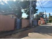 VENDO TERRENO CON CONSTRUCCION A REFACCIONAR O DEMOLER, TRINIDAD