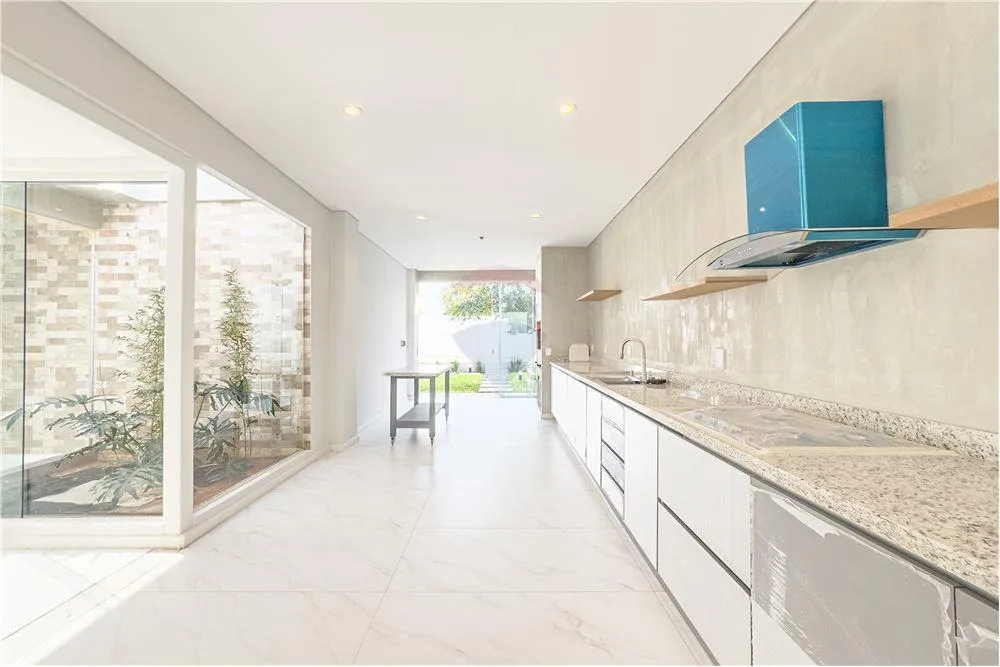 En venta amplia casa con piscina en Villa Elisa — foto 3
