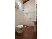ALQUILO CASA EN LUQUE B° LAURELTY COD 5546