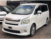 Vendo Toyota Noah 2008 recién importado