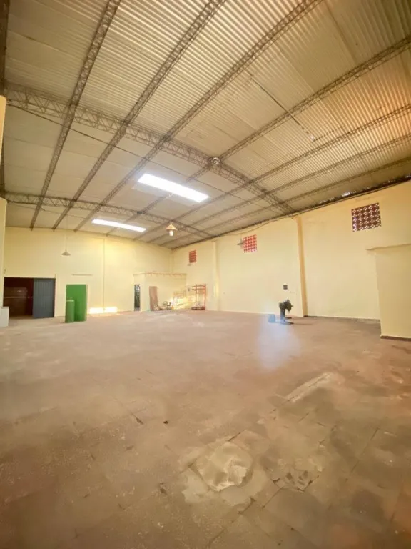 EN VENTA SALON COMERCIAL CON DEPOSITO LAURELTY SAN LORENZO — photo 2