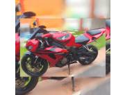 Honda CBR. MotoGP. Cilindrada. : 1.000 cm3. 2.006. Chapa Título y CV a transferir. Vdo o P