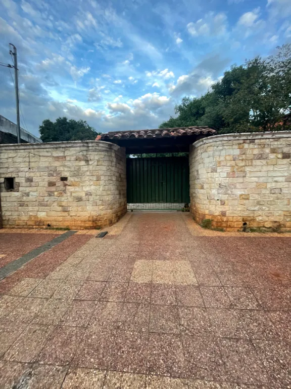Casa estilo chalet en venta, en el barrio Las Residentas de Fernando de la Mora Zona Norte — Foto 2