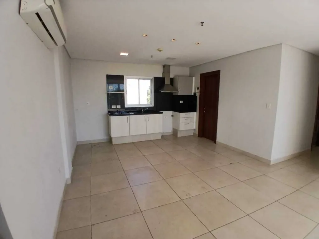 VENDO DEPARTAMENTO DE 2 DORMITORIOS EN LAS MERCEDES 2 COCHERAS — photo 2