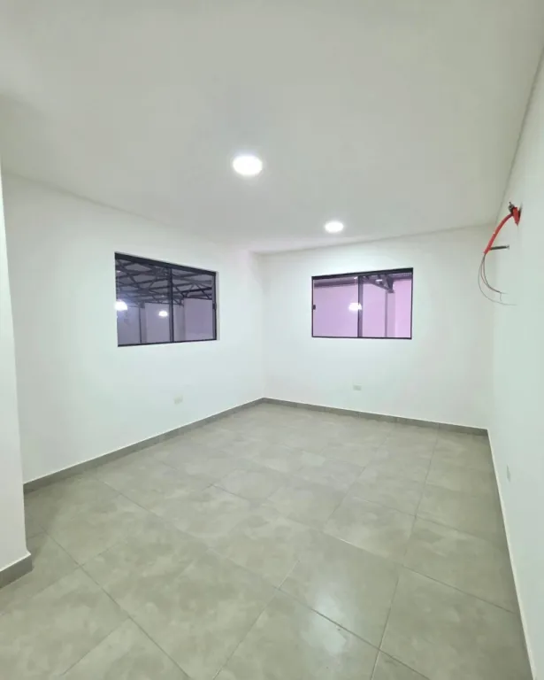 Alquilo Tinglado a estrenar de 1.050m2 en Mariano Roque Alonso, zona De La Sobera! 🌟 — фото 2