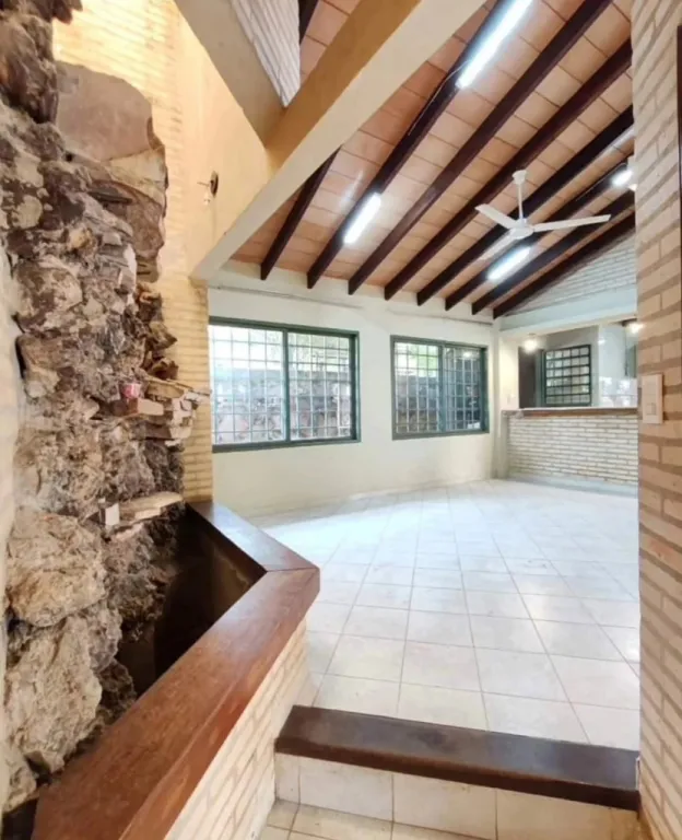 ¡Vendo una hermosa casa con departamento independiente. A pasos de Cacique Lambaré — photo 2