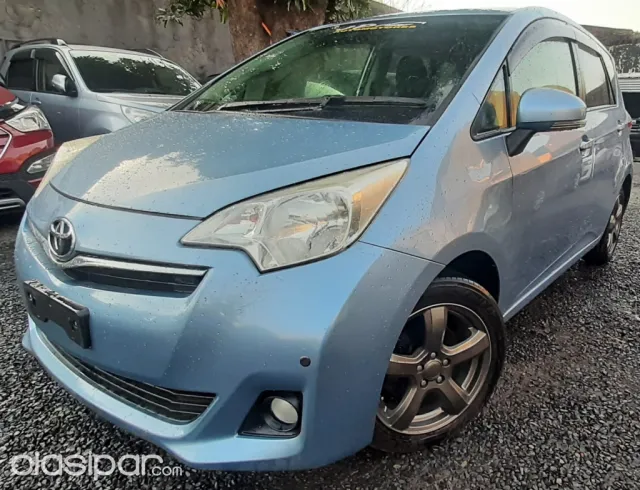Toyota New Ractis 2011 — foto 4