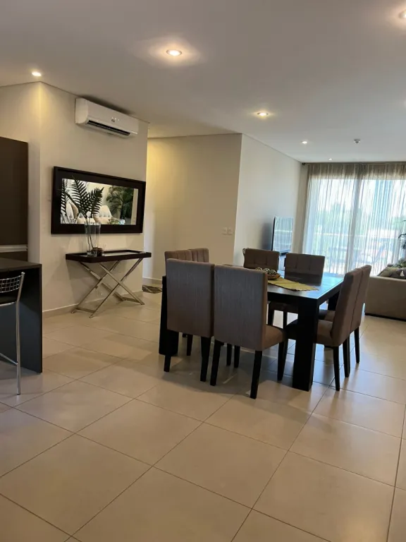 🏢 Alquiler departamento de 2 suites full amoblado zona Colegio Santa Elena — фото 2