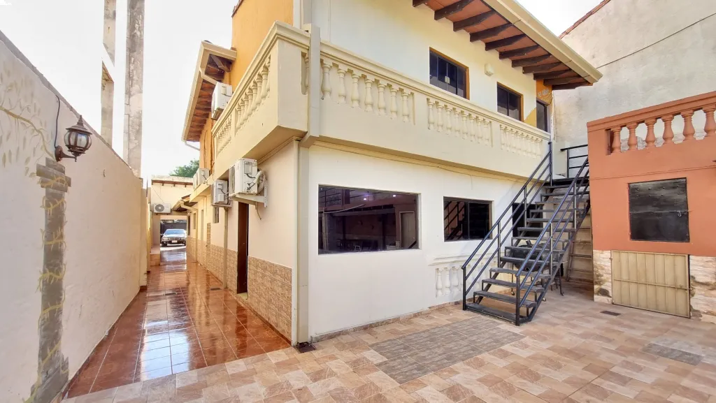 RESIDENCIA EN VENTA EN ASUNCIÓN — foto 3