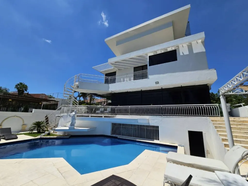 Vendo Imponente casa en los campos de Yacht y Golf Club — foto 2