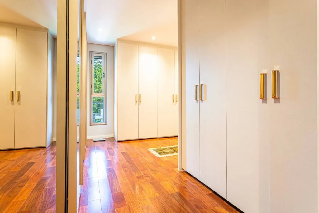 EN VENTA IMPONENTE RESIDENCIA EN TRINIDAD - ASUNCIÓN — photo 2